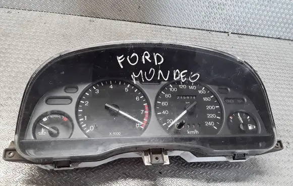 Ford Mondeo MK I Speedometer (instrument cluster) 93BB10849