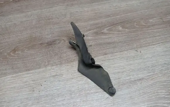 Volvo V70 Windshield trim