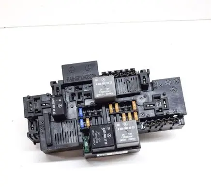 Mercedes-Benz C W205 Fuse module A2229063202 50W211F02