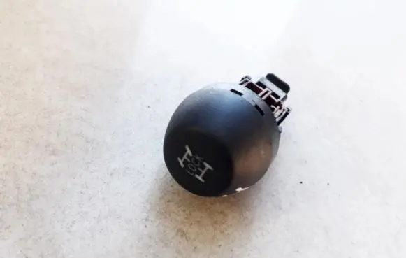 Traction control (ASR) switch