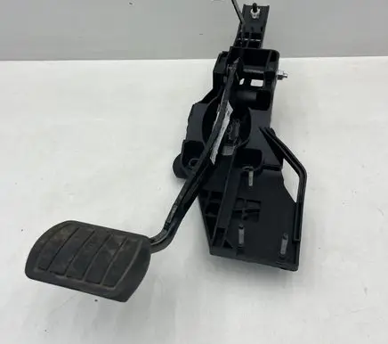 Peugeot 5008 Brake pedal 9833339080 10319031