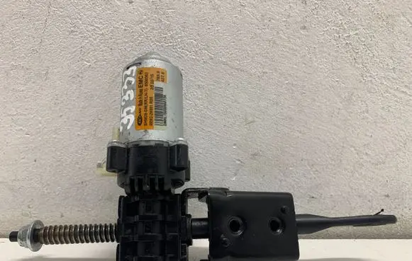 Hyundai Santa Fe Seat adjustment motor 885822W001 8500363