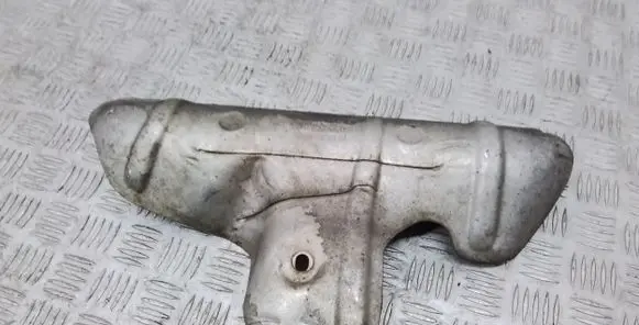 Volvo S80 Heat shield in engine bay 30757440