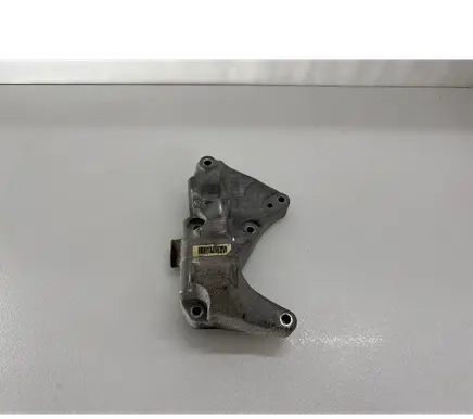 Volvo S60 Generator/alternator bracket 31430702