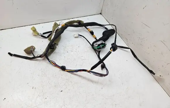Suzuki Grand Vitara II Front door wiring loom 3675765JD1