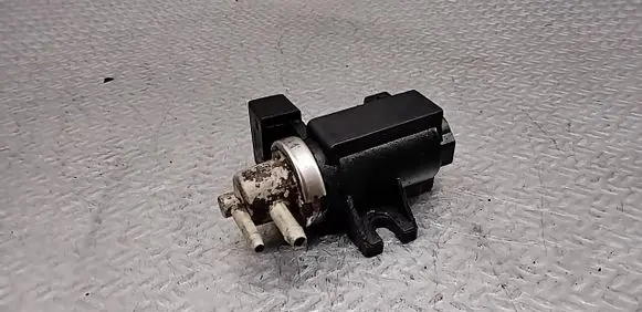 Volvo XC90 Turbo solenoid valve 30637251 07T311