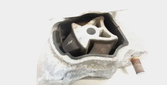 Volvo XC60 Engine mount bracket 8G9N6L063CB