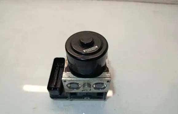 BMW X3 F25 ABS Pump 6875411