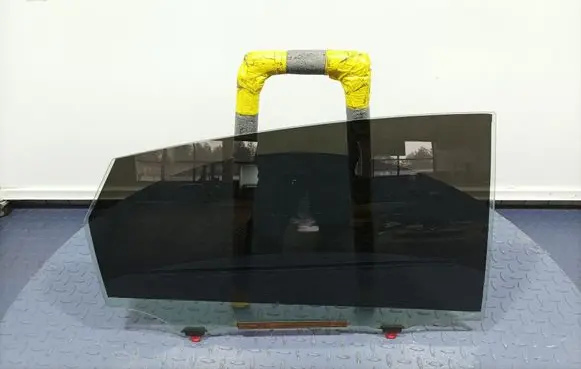 Toyota Prius (NHW20) Rear door window glass 