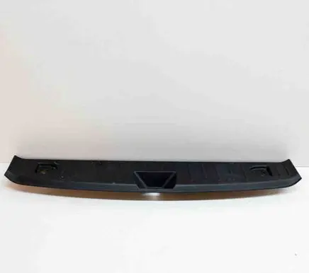 Trunk/boot sill cover protection