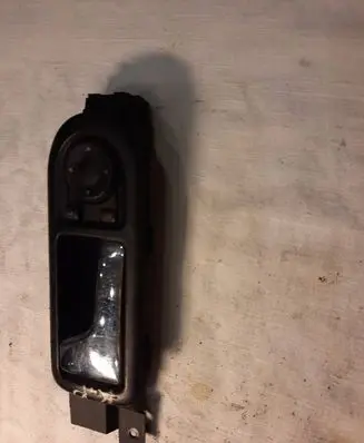 Volkswagen PASSAT B5 Front door interior handle 3B1837113