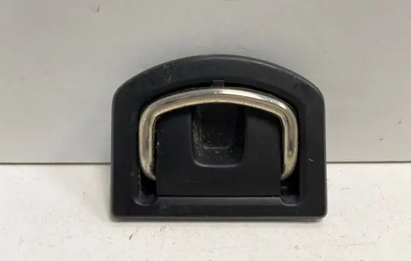 Volkswagen PASSAT B8 Tie down hook / loop 5M0863503
