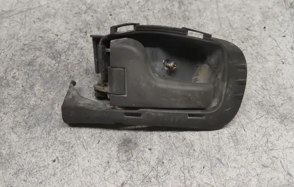 Mercedes-Benz Vito Viano W638 Front door interior handle 
