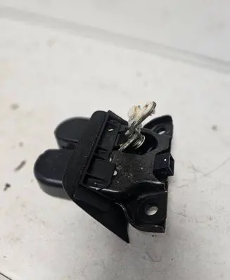 Audi A4 S4 B6 8E 8H Tailgate/trunk/boot lock/catch/latch 8E9827520