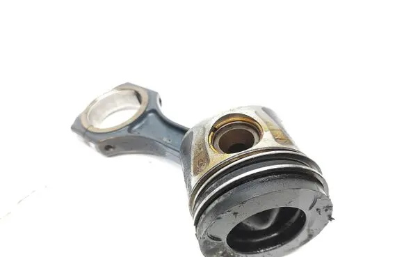 Mercedes-Benz E W212 Piston with connecting rod 65100