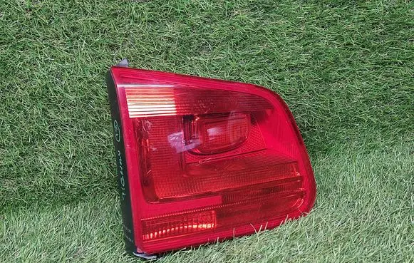 Volkswagen Tiguan Tailgate rear/tail lights 5N0945309A