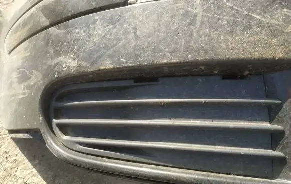 Volvo S40 Front bumper lower grill