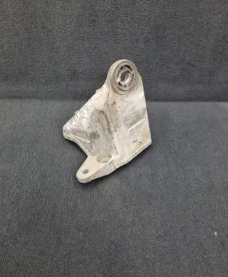 Audi A6 S6 C5 4B Gearbox mounting bracket 8D0399114AH 8D0399108AN