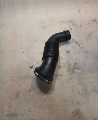 Audi A8 S8 D2 4D Turbo air intake inlet pipe/hose 