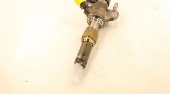 Ford Focus C-MAX Fuel injector 9802448680
