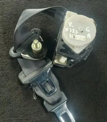 Mazda 323 F Rear seatbelt M01AAV