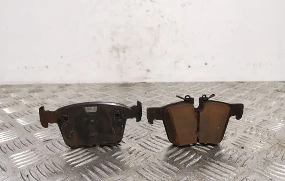 Volvo XC90 Brake pads (rear) 