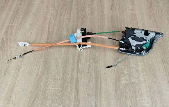 BMW 5 G30 G31 G38 Rear door lock 7477703 5A36ED3