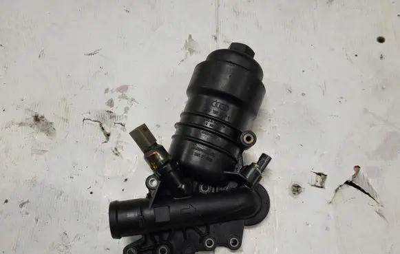 Audi Q7 4M Oil filter mounting bracket 059115389T