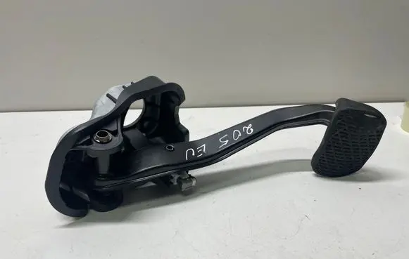 Mercedes-Benz C W205 Brake pedal A2052920415