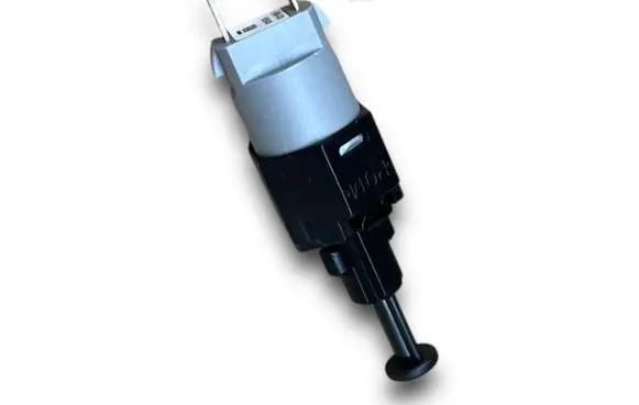 Opel Astra F Brake pedal sensor switch 90504499