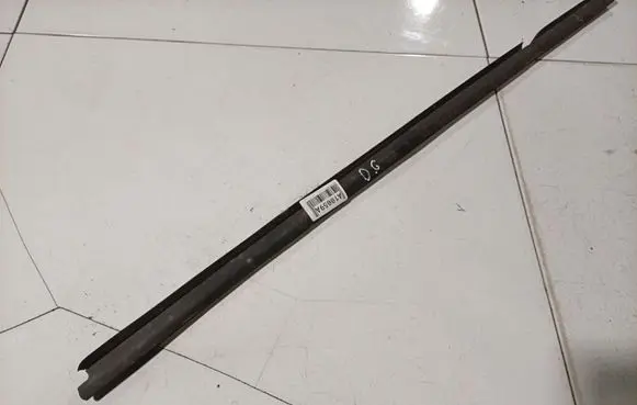 Opel Zafira A Rear door glass trim molding 