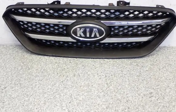KIA Carens II Front grill