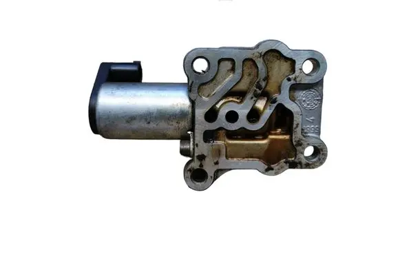 Volvo V70 Camshaft vanos timing valve 8670421 031107 F34711502