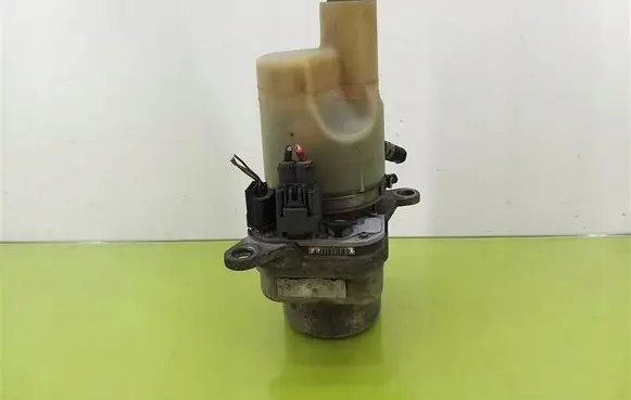 Volvo V50 Power steering pump 5N513K514AE