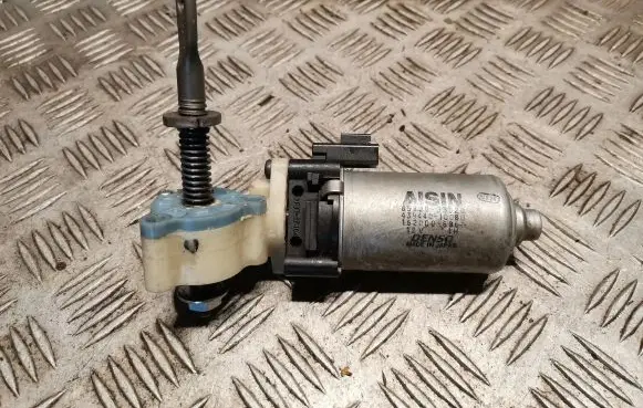 Lexus IS 220D-250-350 Seat adjustment motor 8582033020