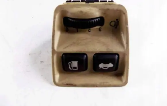 Jaguar S-Type Tailgate opening switch 