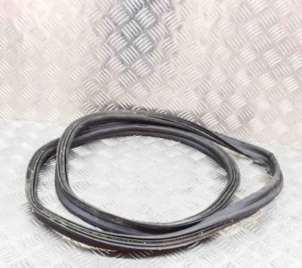 Mercedes-Benz E A207 Trunk rubber seal (body) A2077500698