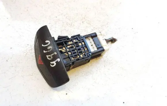 Nissan Primera Hazard light switch 06016