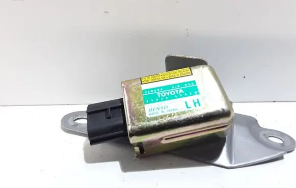 Toyota Land Cruiser (J120) Airbag deployment crash/impact sensor 8983060020