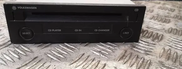 Volkswagen Golf IV CD/DVD changer 