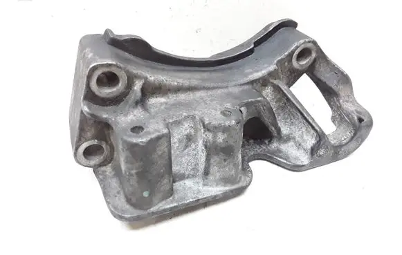 Volvo C30 Engine mounting bracket 3M516030
