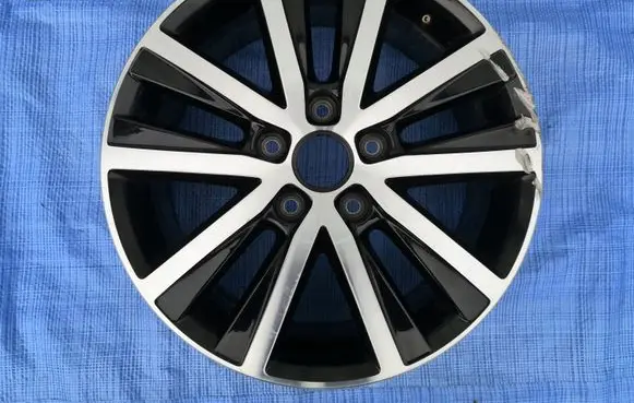 Volkswagen Multivan T5 R17 alloy rim 7E0601025L