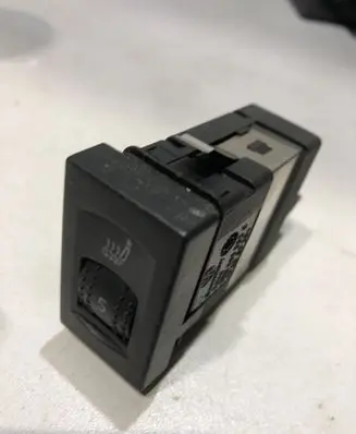 Volkswagen PASSAT B5.5 Seat heating switch 3B0963563C