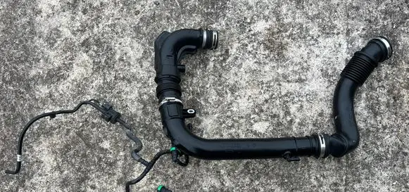 Ford Fiesta Air intake hose/pipe CV616C784AG CV616C784 CV616C784BH
