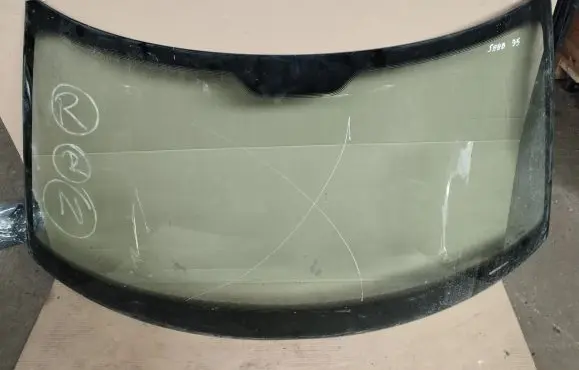 Saab 9-5 Front windscreen/windshield window 