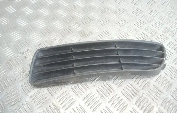 Audi A4 S4 B5 8D Front bumper lower grill 8D0807345B