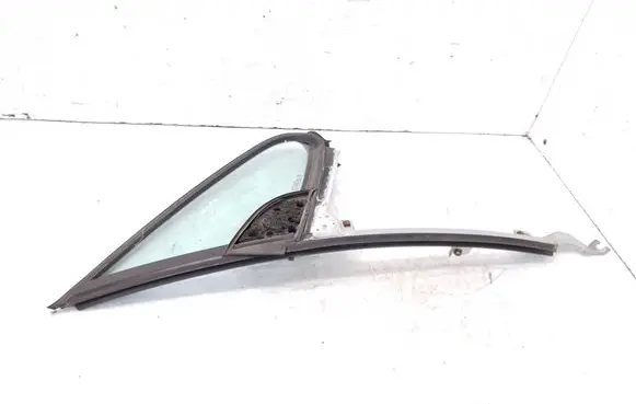 Peugeot 307 CC Front vent window/glass (coupe) DOT24M62AS2 E000255 43R00050