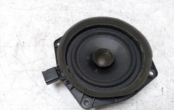 Mitsubishi Colt Front door speaker