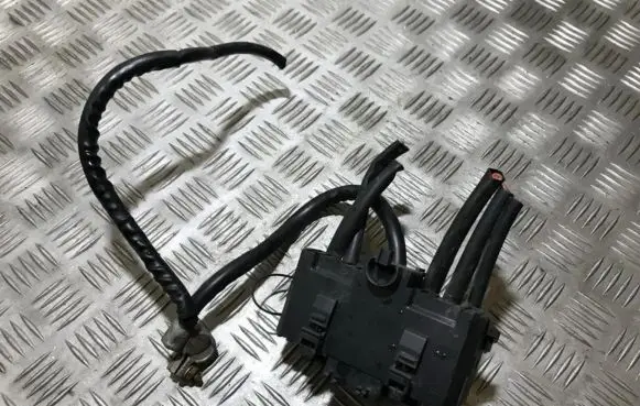 Mercedes-Benz C W203 Positive cable (battery) a2035450803