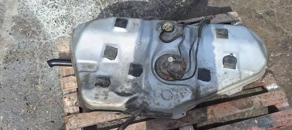 Toyota Corolla Verso E121 Fuel tank 